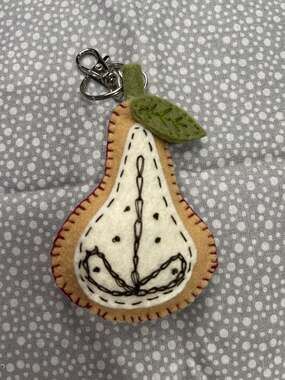 Handmade Embroidered Wool Felt Pear Sliced Fruit Keyring Keychain